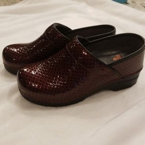 Dansko XP clogs